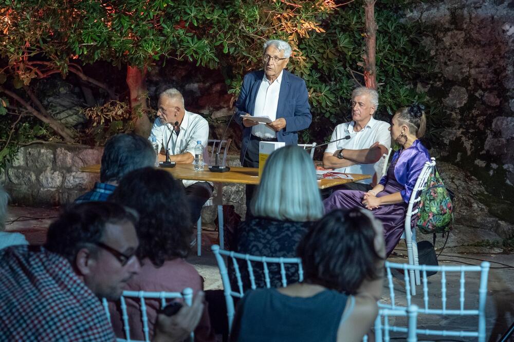 Sa večeri u Budvi, Foto: Narodna biblioteka Budva