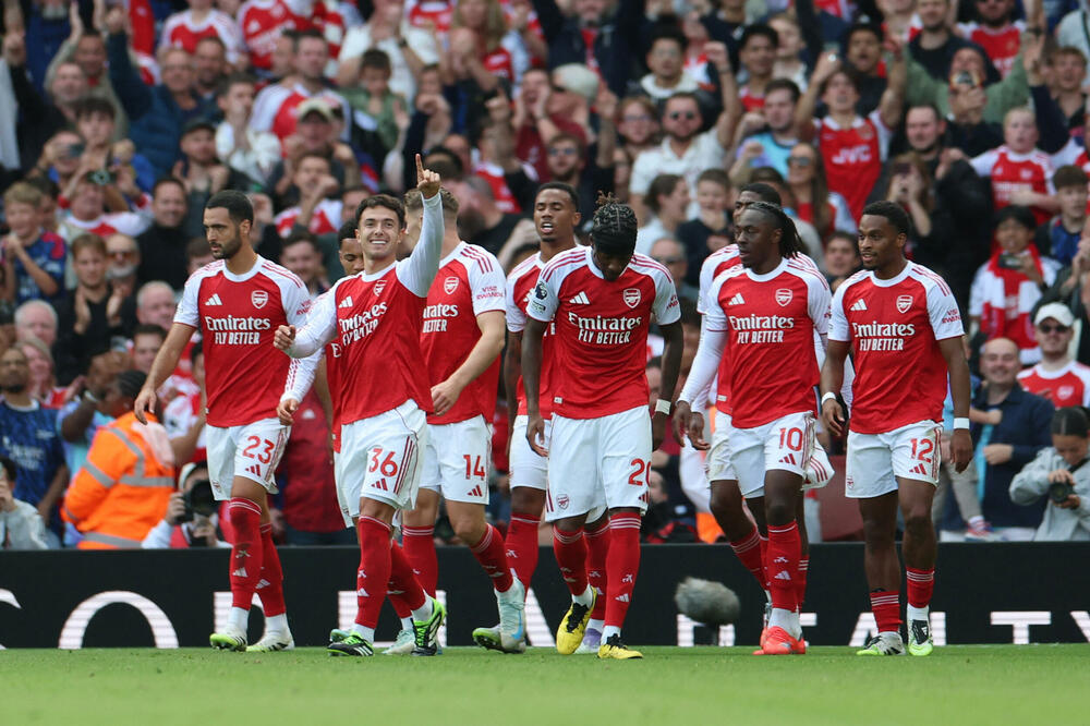 Fudbaleri Arsenala proslavljaju gol, Foto: Reuters