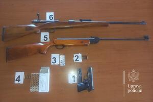 Policija u pretresima na sjeveru oduzela tri puške, pištolj, 131...
