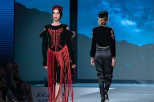 Modernizovala motive crnogorske nošnje