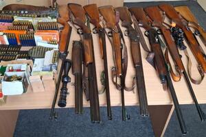 Granična policija u pretresima oduzela devet pušaka, 547 komada...