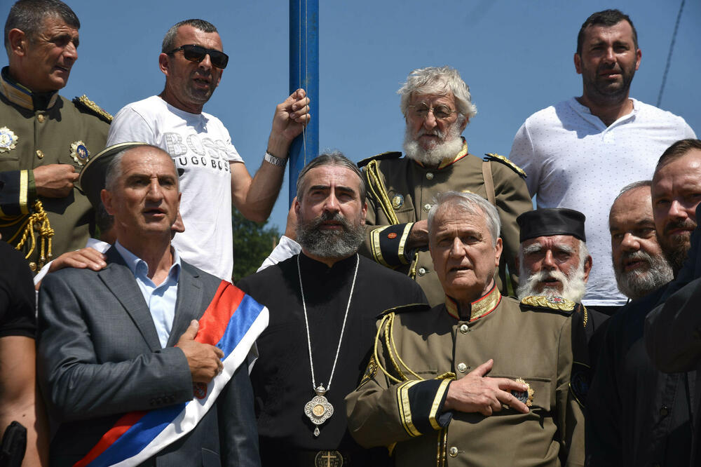 Još utvrđuju je li počinio krivično djelo: Metodije na otkrivanju spomenika Đurišiću, Foto: Boris Pejovic
