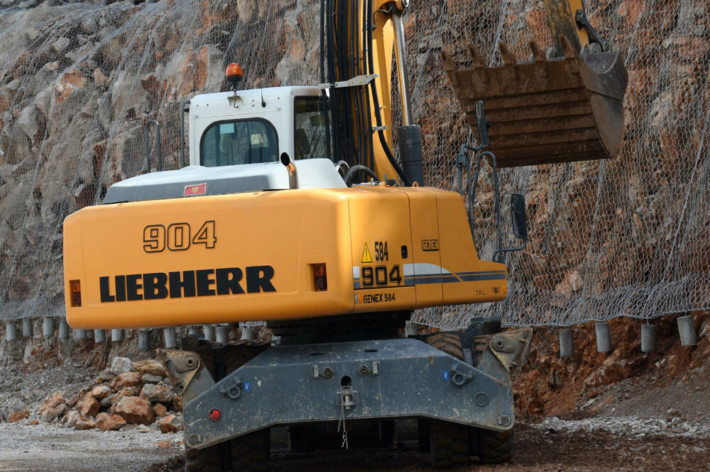 Predviđeno i 76 potpornih zidova (ilustracija, arhiva), Foto: BORIS PEJOVIC