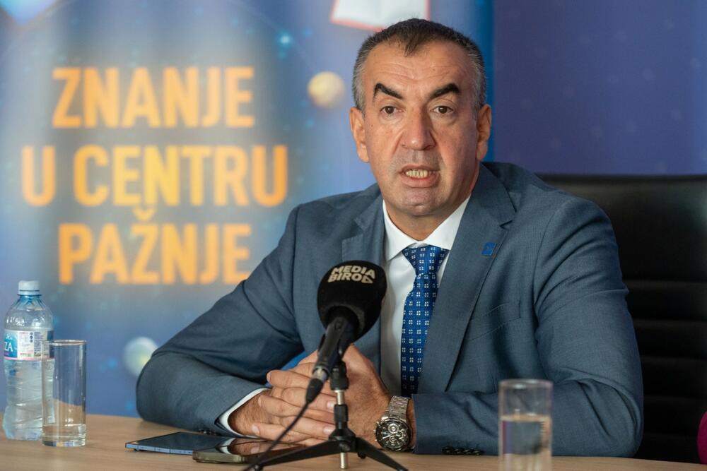 Vujadinović