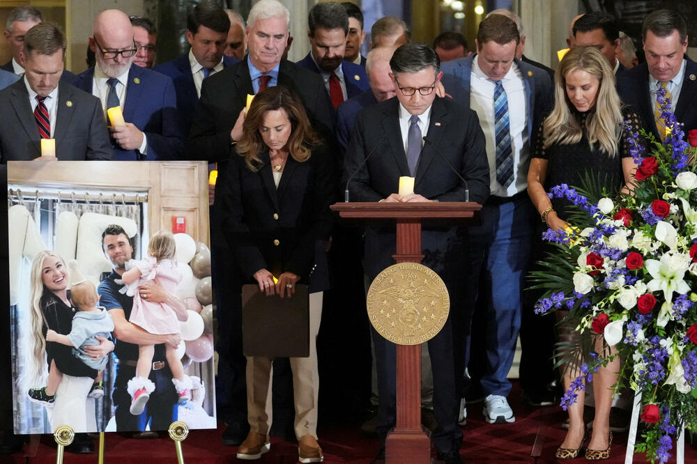 Zvaničnici Republikanske stranke odaju poštu Čarliju Kirku na Kapitolu