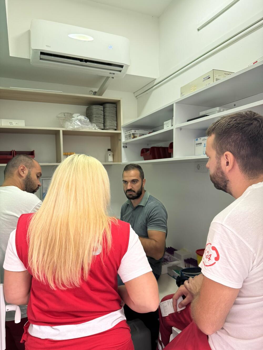 <p>Nabavljen je i aparat za određivanje vrijednosti elektrolita za jedinicu hitne pomoći u Podgorici</p>