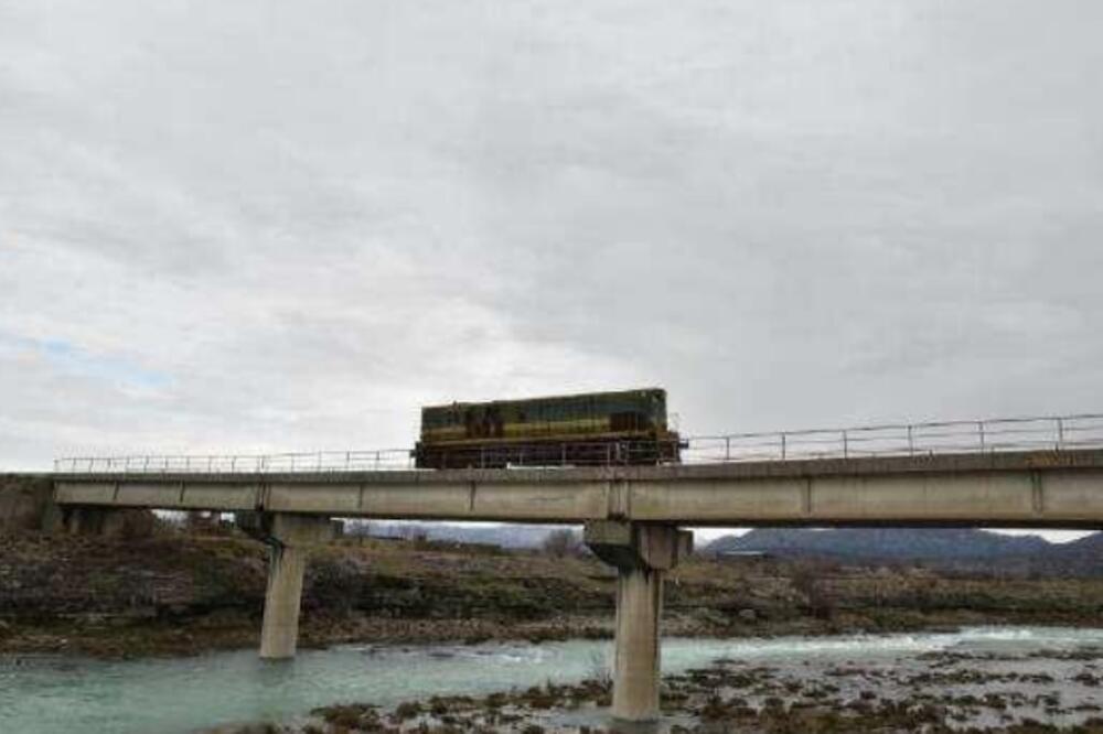 Vozovi idu i preko rijeke Cijevne: Pruga do Albanije, Foto: Željeznička infrastruktura
