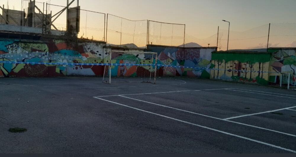 policija postavila zaštitnu traku na dijelu dvorišta Centra “Ljubović” 