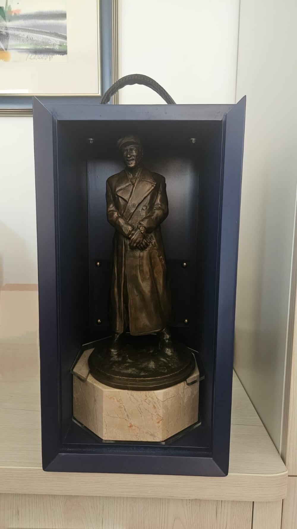 Skulptura narodnog heroja Ljuba Čupića