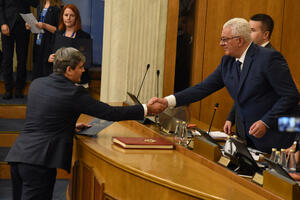 Borba za ideje ili opstanak u vlasti: Zašto BS sada traži da se...