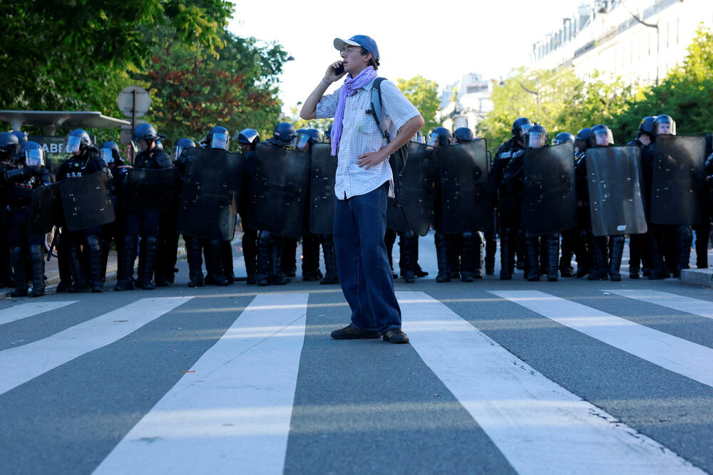 <p>Sindikati koji su sazvali štrajk zalažu se za odustajanje od predloženih budžetski rezova, od zamrzavanja socijalnih davanja i drugih mjera štednje. Oni smatraju da će te mjere dalje udarati po džepu nisko plaćene radnike i ljude srednje klase, a zbog kojih su već pale dvije vlade</p>