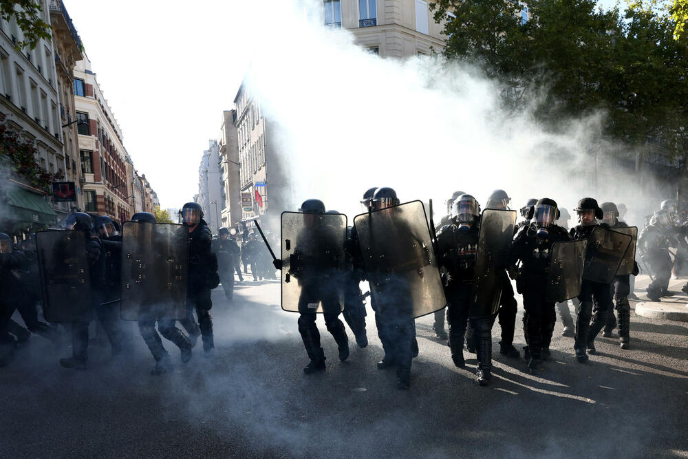<p>Sindikati koji su sazvali štrajk zalažu se za odustajanje od predloženih budžetski rezova, od zamrzavanja socijalnih davanja i drugih mjera štednje. Oni smatraju da će te mjere dalje udarati po džepu nisko plaćene radnike i ljude srednje klase, a zbog kojih su već pale dvije vlade</p>