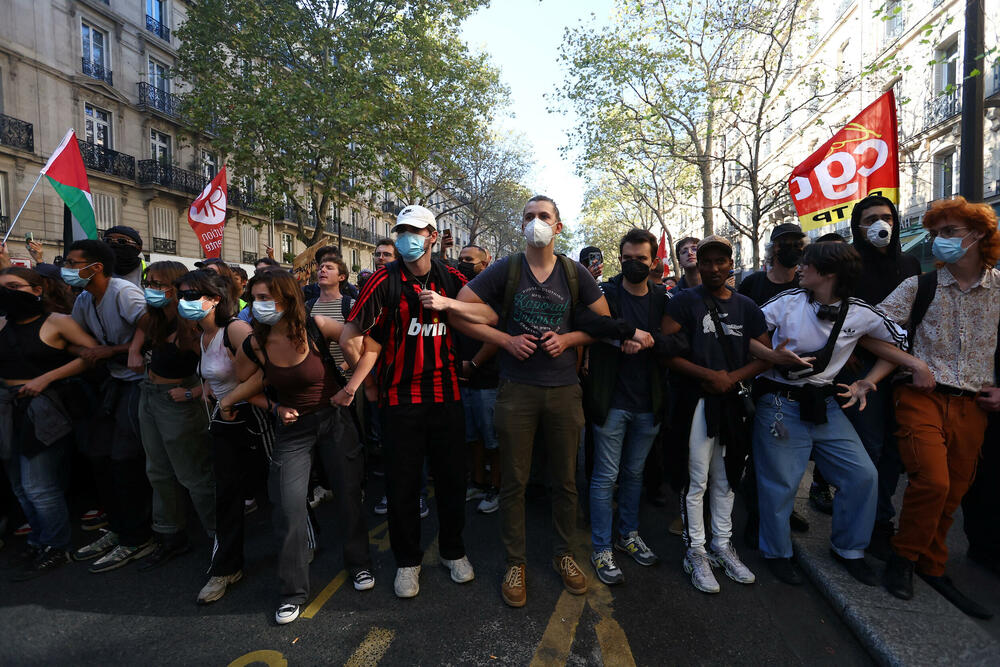 <p>Sindikati koji su sazvali štrajk zalažu se za odustajanje od predloženih budžetski rezova, od zamrzavanja socijalnih davanja i drugih mjera štednje. Oni smatraju da će te mjere dalje udarati po džepu nisko plaćene radnike i ljude srednje klase, a zbog kojih su već pale dvije vlade</p>