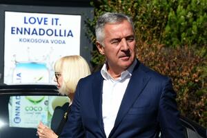 MANS: Upravni sud poništio odluku ASK-a po kojoj Đukanović nije...