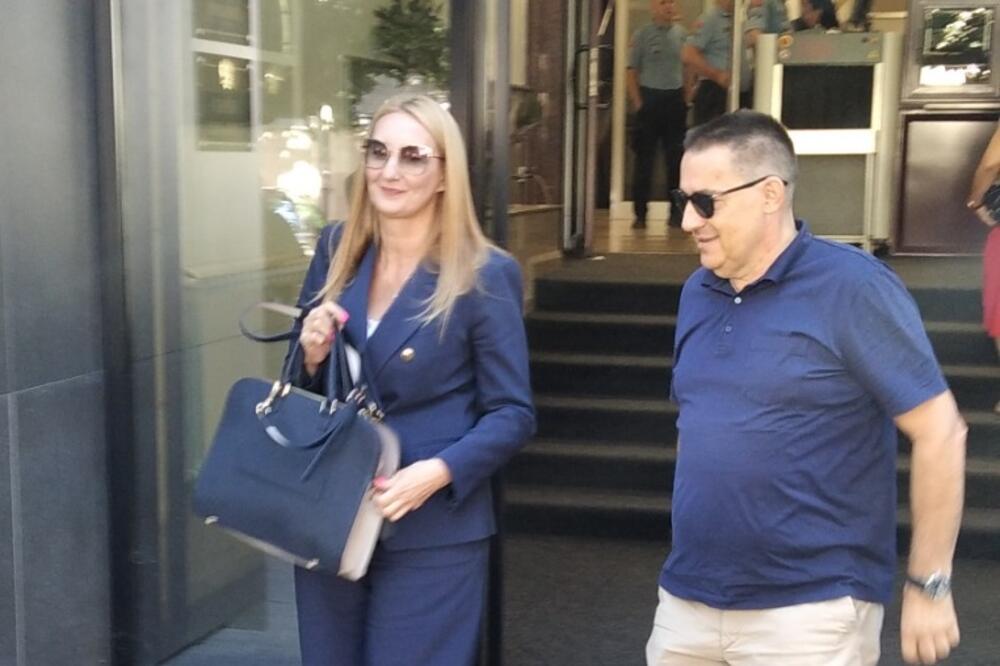 Jelena Perović i advokat Nikola Martinović, Foto: Komnen Radević