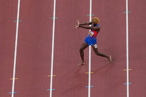 Lajls bez konkurencije: Osvojio zlato i izjednačio rekord Bolta