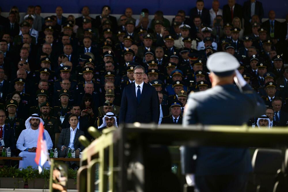 <p>"Na ovome smo zajedno radili, vojnici i građani, država i narod. Ovo je i opstanak i pobjeda Srbije koja hoće mir i prosperitet i umije da sačuva svoje dostojanstvo, teritoriju i budućnost", rekao je predsjednik te države</p>