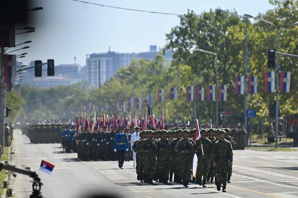 <p>"Na ovome smo zajedno radili, vojnici i građani, država i narod. Ovo je i opstanak i pobjeda Srbije koja hoće mir i prosperitet i umije da sačuva svoje dostojanstvo, teritoriju i budućnost", rekao je predsjednik te države</p>