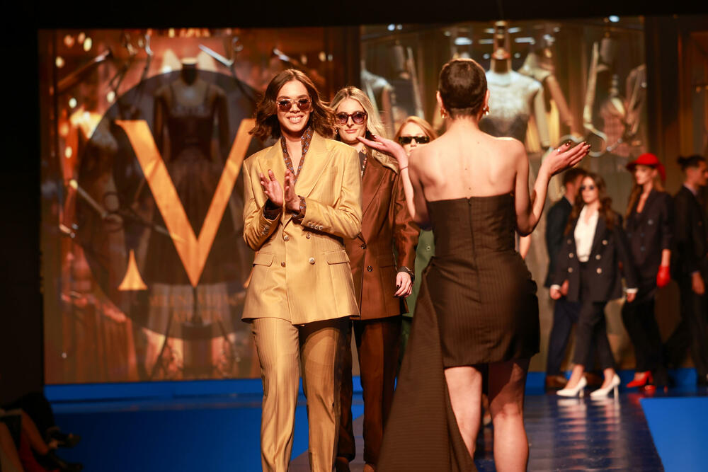 <p>Modna kreatorka Milena Vujačić za “Vijesti” najavila novu kolekciju koju će predstaviti u ponedjeljak, 22. septembra, na novom šetalištu pored Morače</p>