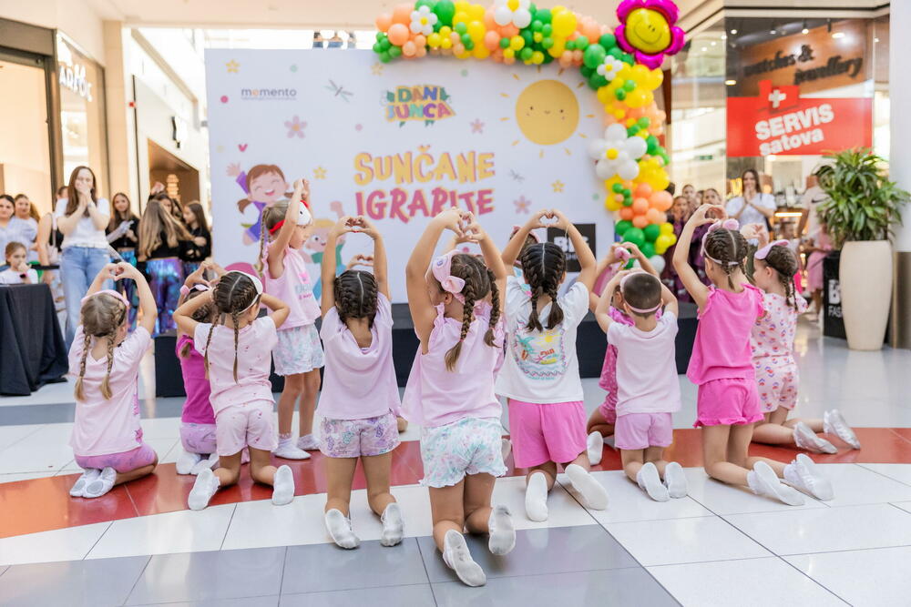 <p>Kako su saopštili organizatori, veliki broj mališana je uživao u raznim sadržajima, dok je u okviru zabavnog programa nastupilo preko 300 djece</p>
