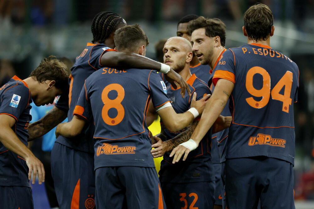 Fudbaleri Intera proslavljaju gol, Foto: Reuters