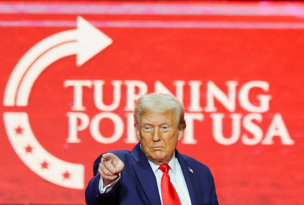 <p>Supruga Čarlija Kirka, Erika, održala je emotivni govor, podigavši pogled ka nebu i šapnuvši: "Volim te", prije nego što je govorila o njegovoj posvećenosti hrišćanstvu, porodici i aktivizmu. Kirkovi imaju dvoje male djece.</p>