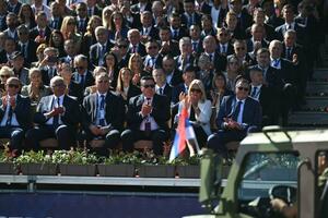 Crveni Krapo i crne Demokrate