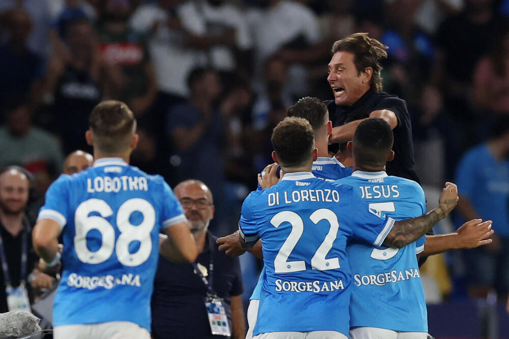 Konte i njegovi igrače slave trijumf nad Pizom, Foto: Reuters