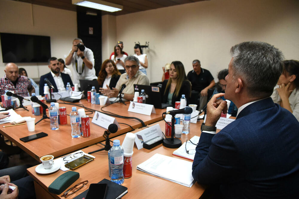 S jedne od sjednica Savjeta RTCG (ilustracija), Foto: Luka Zekovic