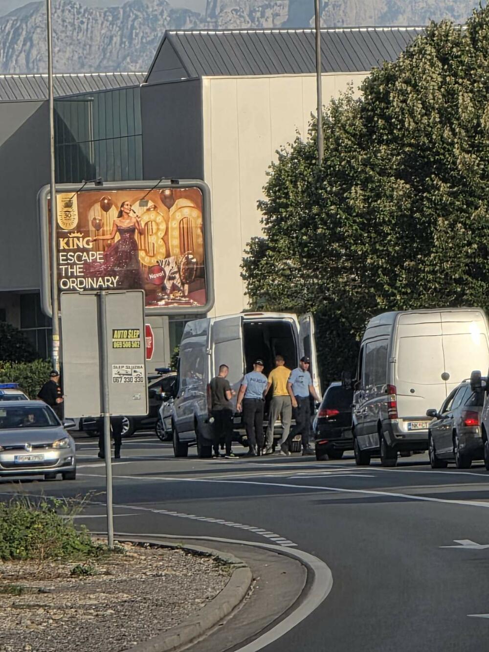 Policijska blokada na putu ka Cetinju