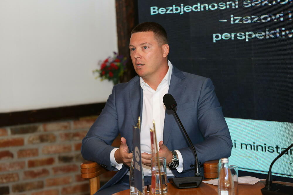 V Srbiji protesti zaradi domnevne kraje države in sprememb kazenske zakonodaje