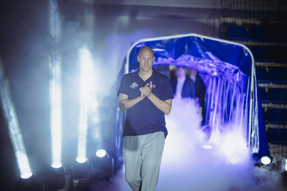 <p>"Plava noć" - podgorički košarkaški klub predstavio tim, pojčanja, ambicije, viziju, sponzore, nove dresove</p>