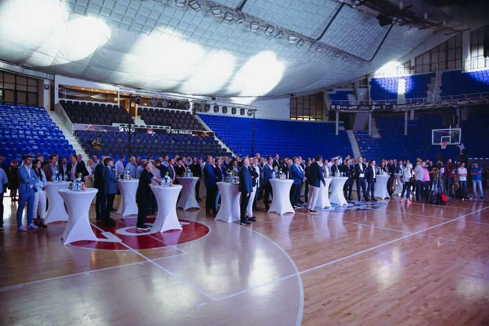 <p>"Plava noć" - podgorički košarkaški klub predstavio tim, pojčanja, ambicije, viziju, sponzore, nove dresove</p>