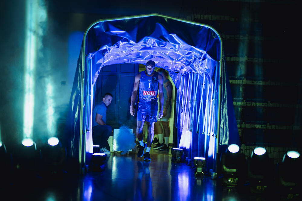 <p>"Plava noć" - podgorički košarkaški klub predstavio tim, pojčanja, ambicije, viziju, sponzore, nove dresove</p>