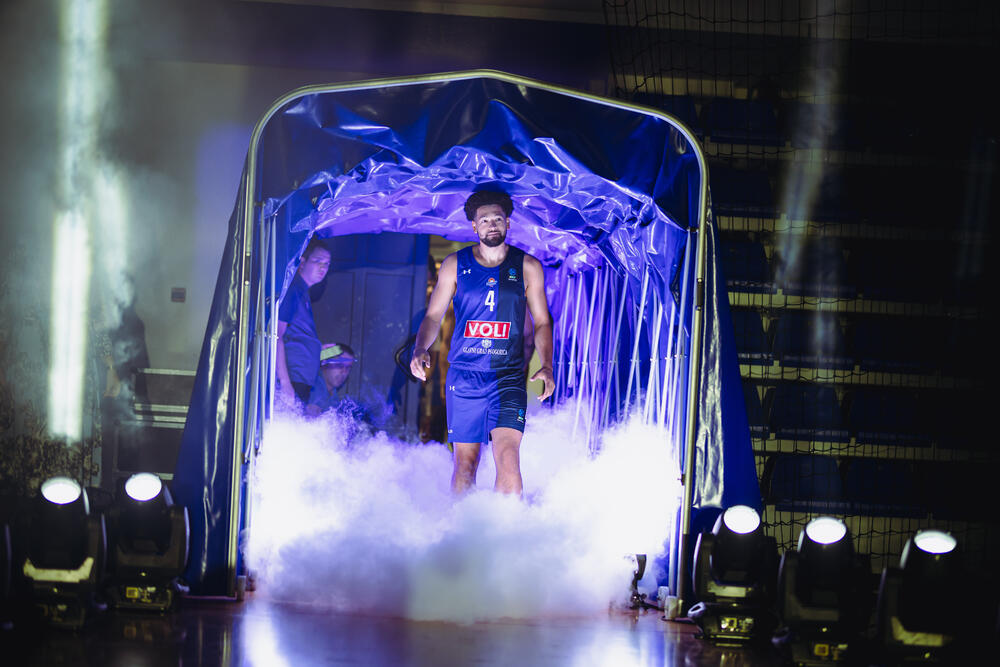 <p>"Plava noć" - podgorički košarkaški klub predstavio tim, pojčanja, ambicije, viziju, sponzore, nove dresove</p>