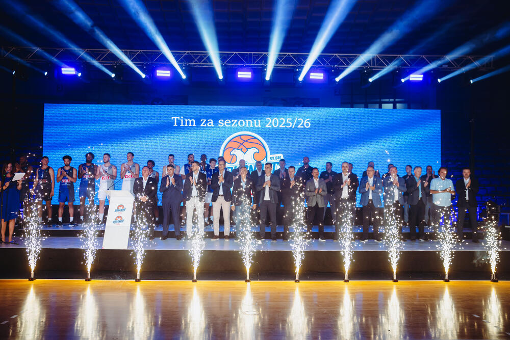 <p>"Plava noć" - podgorički košarkaški klub predstavio tim, pojčanja, ambicije, viziju, sponzore, nove dresove</p>