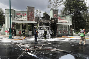 Napad na vojnu kasarnu u Meksiko Sitiju tokom protesta zbog...