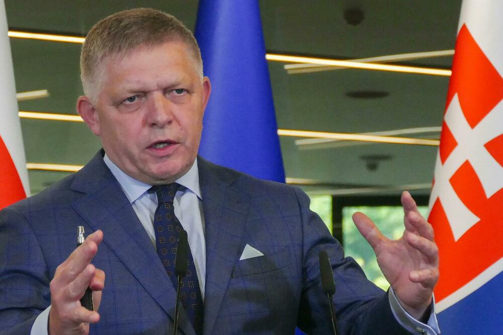 Robert Fico, premijer Slovačke, smatra novi zakon &bdquo;velikom branom protiv progresivizma", Foto: STRINGER/EPA/Shutterstock