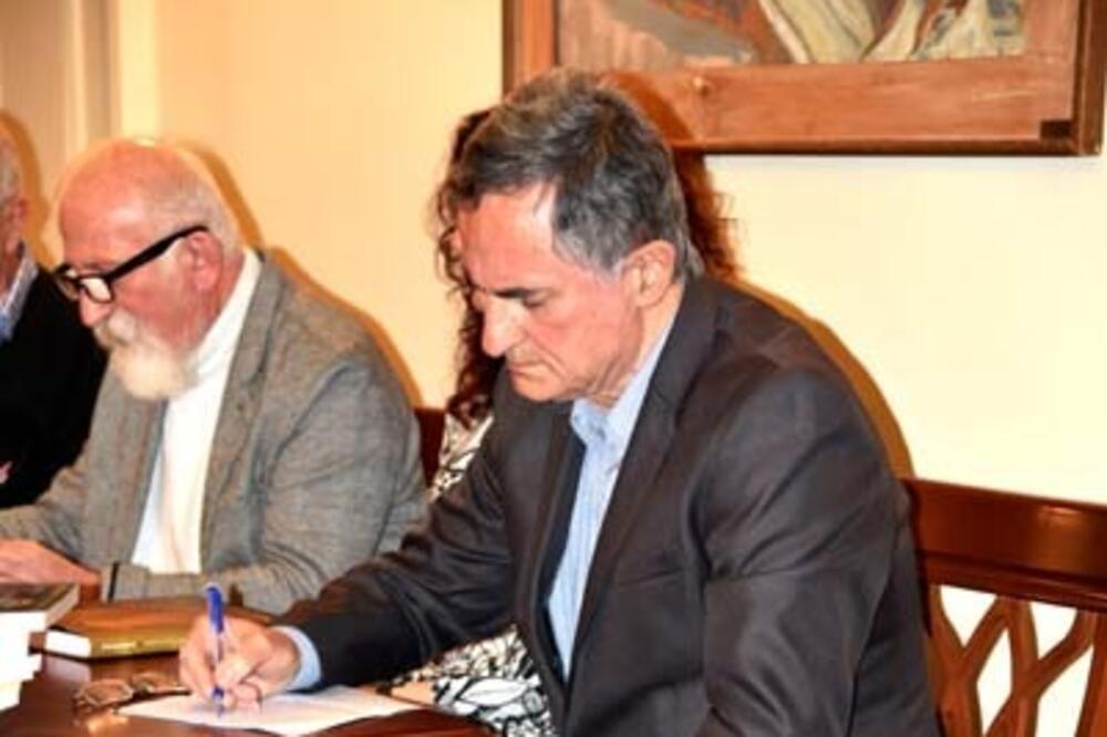 Petar Krivokapić na jednoj tribini, Foto: Cetinjski list