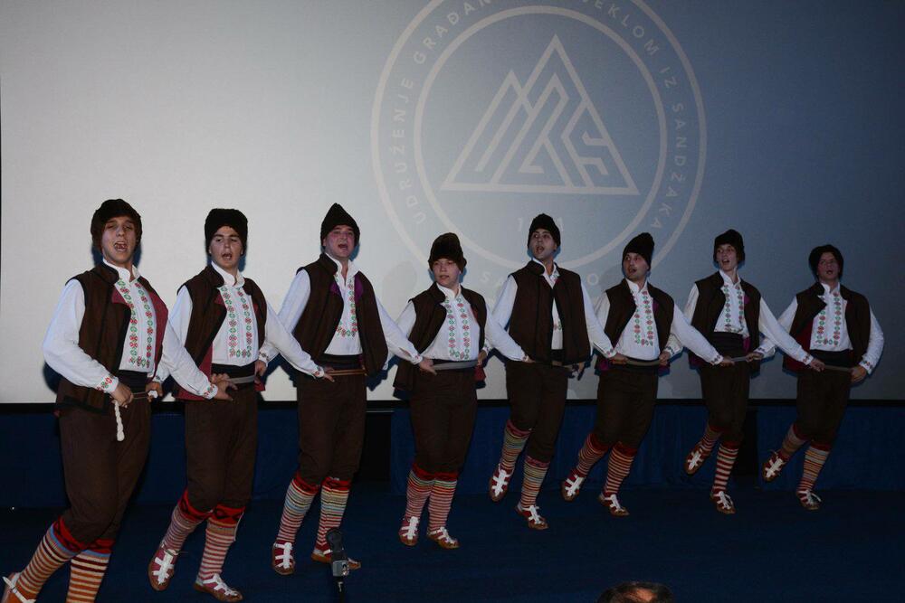 <p>"Država će nastaviti da podržava inicijative koje promovišu zajedništvo, tradiciju i kulturnu razmjenu", kazao Azemović</p>