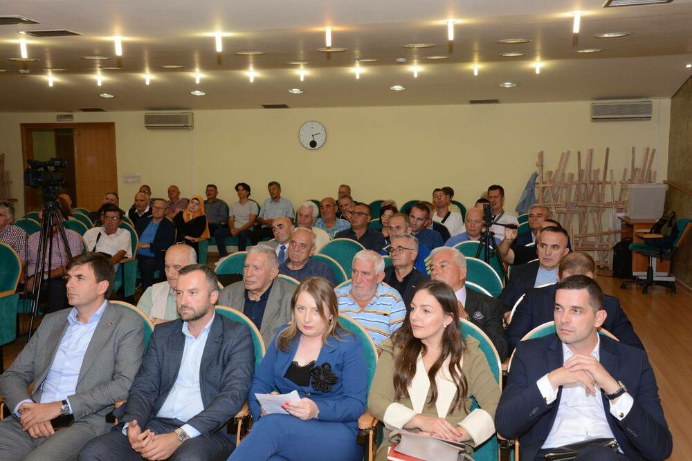 <p>"Država će nastaviti da podržava inicijative koje promovišu zajedništvo, tradiciju i kulturnu razmjenu", kazao Azemović</p>