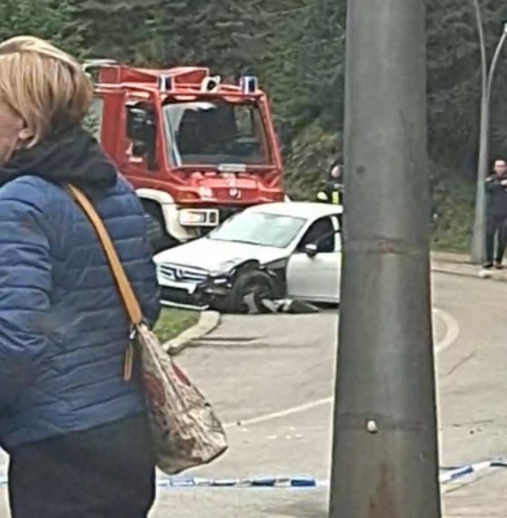 Detalj sa mjesta na kojem je došlo do saobraćajne nezgode