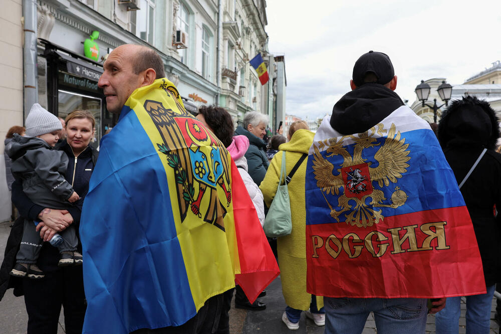 Detalj ispred biračkog mjesta u ambsadi Moldavije u Moskvi, glavnom gradu Rusije, Foto: Reuters