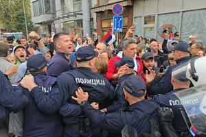 Podijeljene ulice širom Srbije: Policija između pristalica i...