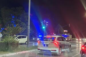 Vozilo sletjelo u korito Morače, u centru Podgorice, vozač...