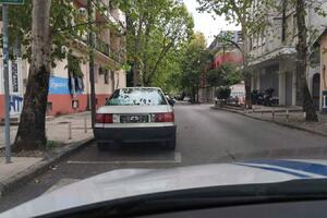 Policija identifikovala vozača koji je vozio preko trotoara u...