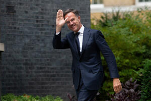 Kako usrećiti Trampa: Mark Rute godinu dana na čelu NATO