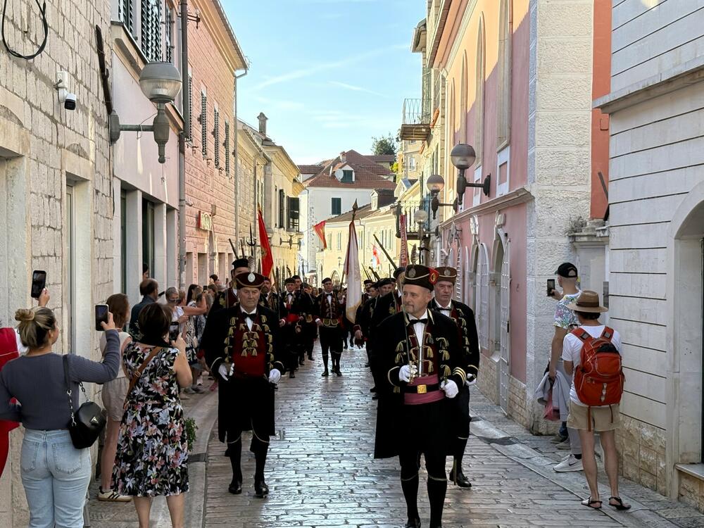 <p>Proslavljen Dan Bokeljske mornarice 809 - podružnice Herceg Novi, Dan Svetog Jeronima – zaštitnika grada i Dan oslobođenja Herceg Novog od turske vlasti 1687. godine</p>