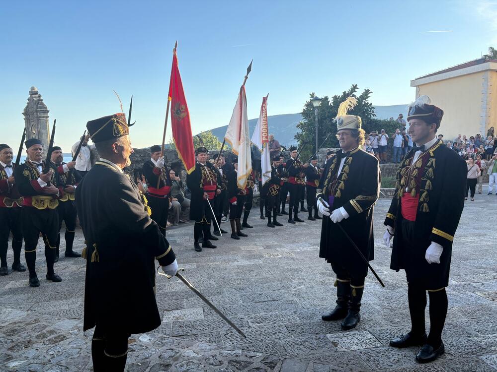 <p>Proslavljen Dan Bokeljske mornarice 809 - podružnice Herceg Novi, Dan Svetog Jeronima – zaštitnika grada i Dan oslobođenja Herceg Novog od turske vlasti 1687. godine</p>