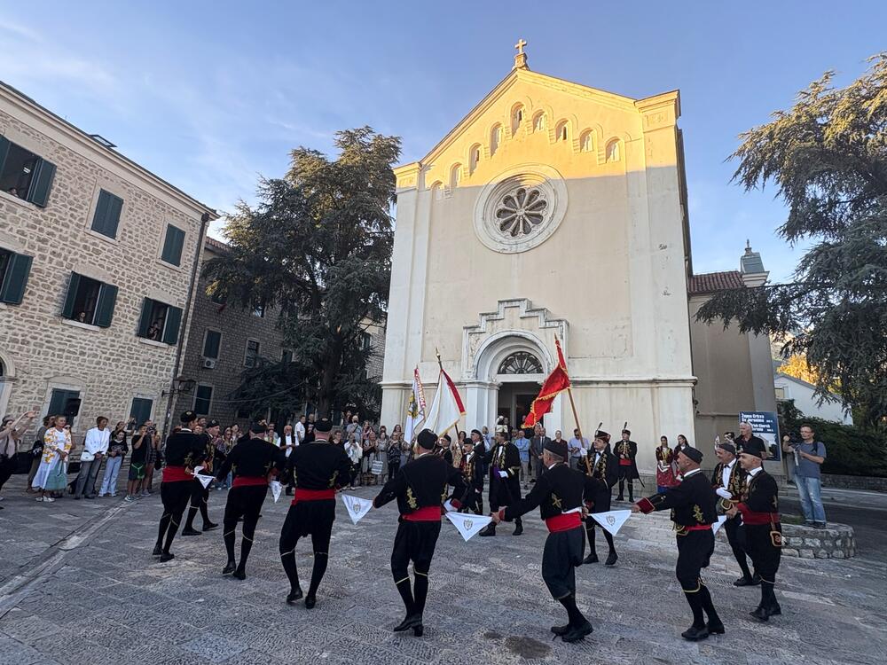 <p>Proslavljen Dan Bokeljske mornarice 809 - podružnice Herceg Novi, Dan Svetog Jeronima – zaštitnika grada i Dan oslobođenja Herceg Novog od turske vlasti 1687. godine</p>